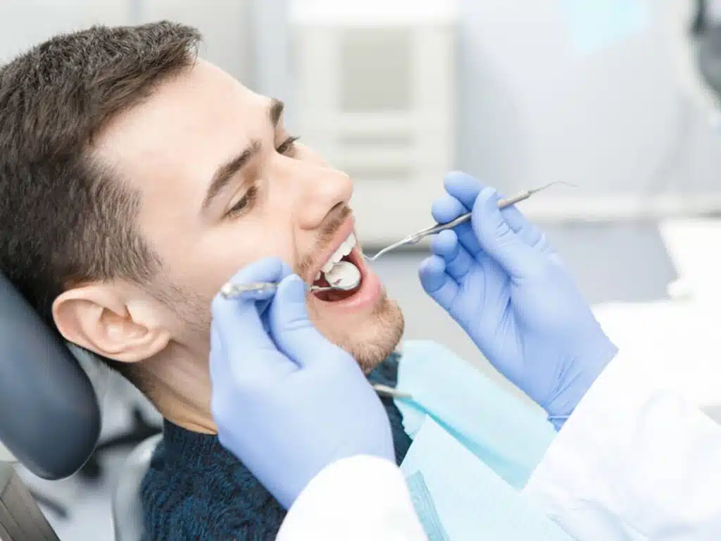 Gallardo Periodontics offers different options for an infected tooth. Our specialist will evaluate your condition and perform the best dental procedure for you.