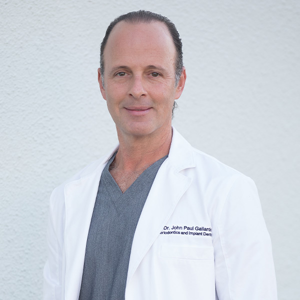 Dr. Gallardo is a board-certified periodontist with more than 20 years of experience in his field